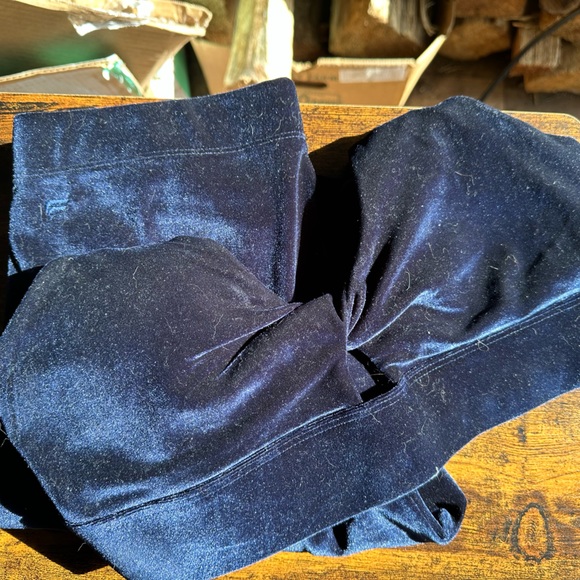 Fabletics Velvet Set - Picture 2 of 5